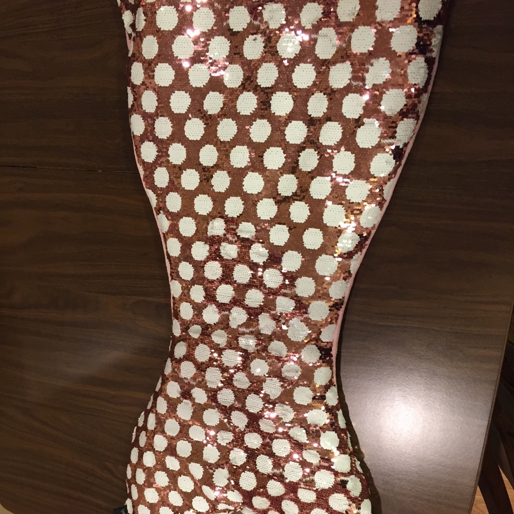 TODAY ONLY PRICE-SNUGGLE TAIL REVERSIBLE SEQUINS